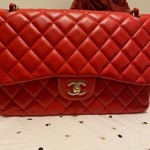 SOLD Chanel jumbo true red in matte hardware